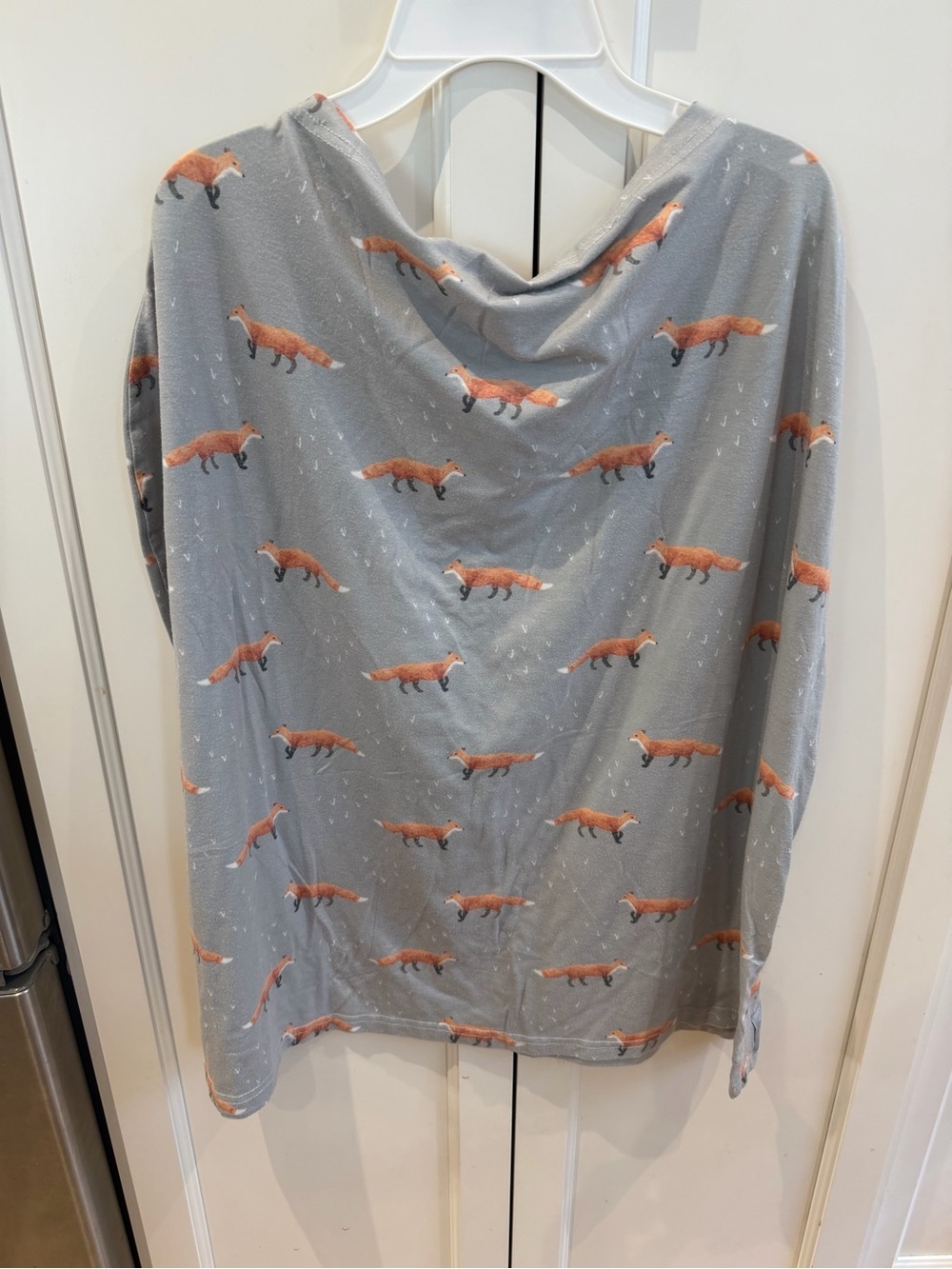 Copper pearl feeding cover and car seat cover Grey Fox Print